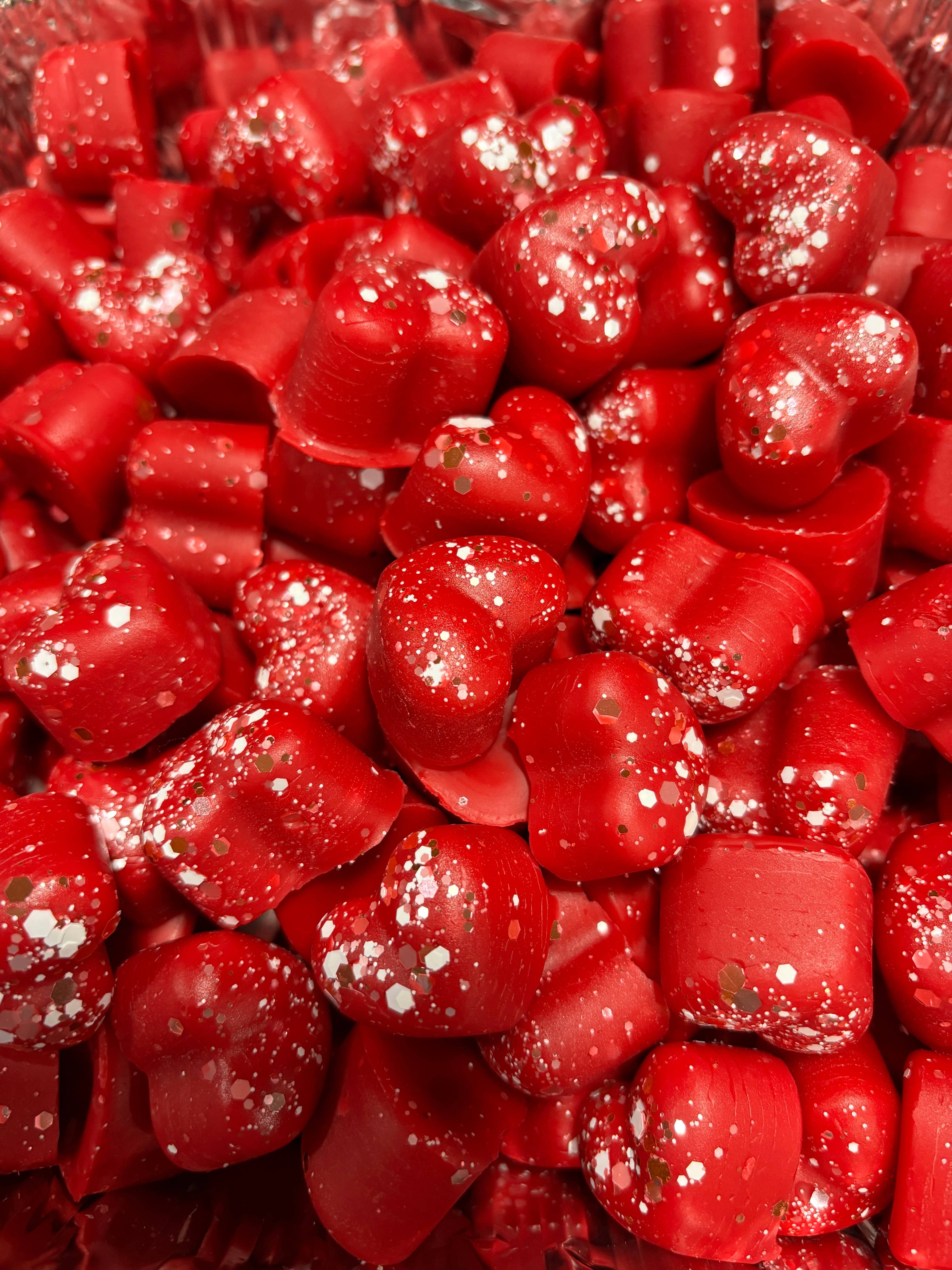 Love Spell Wax Melts. Hearts & Lips. 5 Oz. Strongly Scented