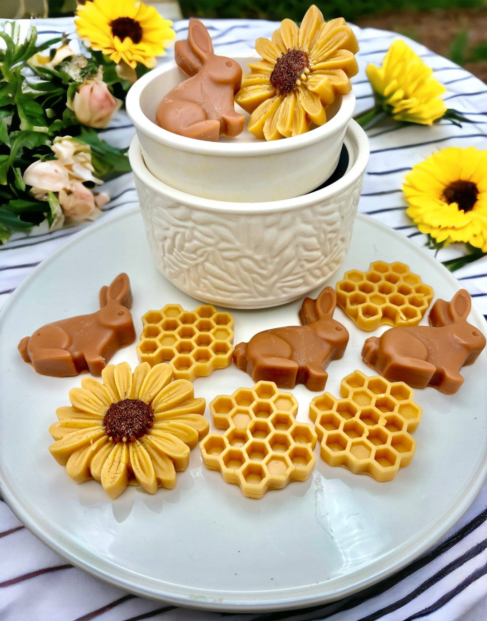 Honey Bunny Wax Melts. Bunny/Rabbit/Honeycomb/Flower