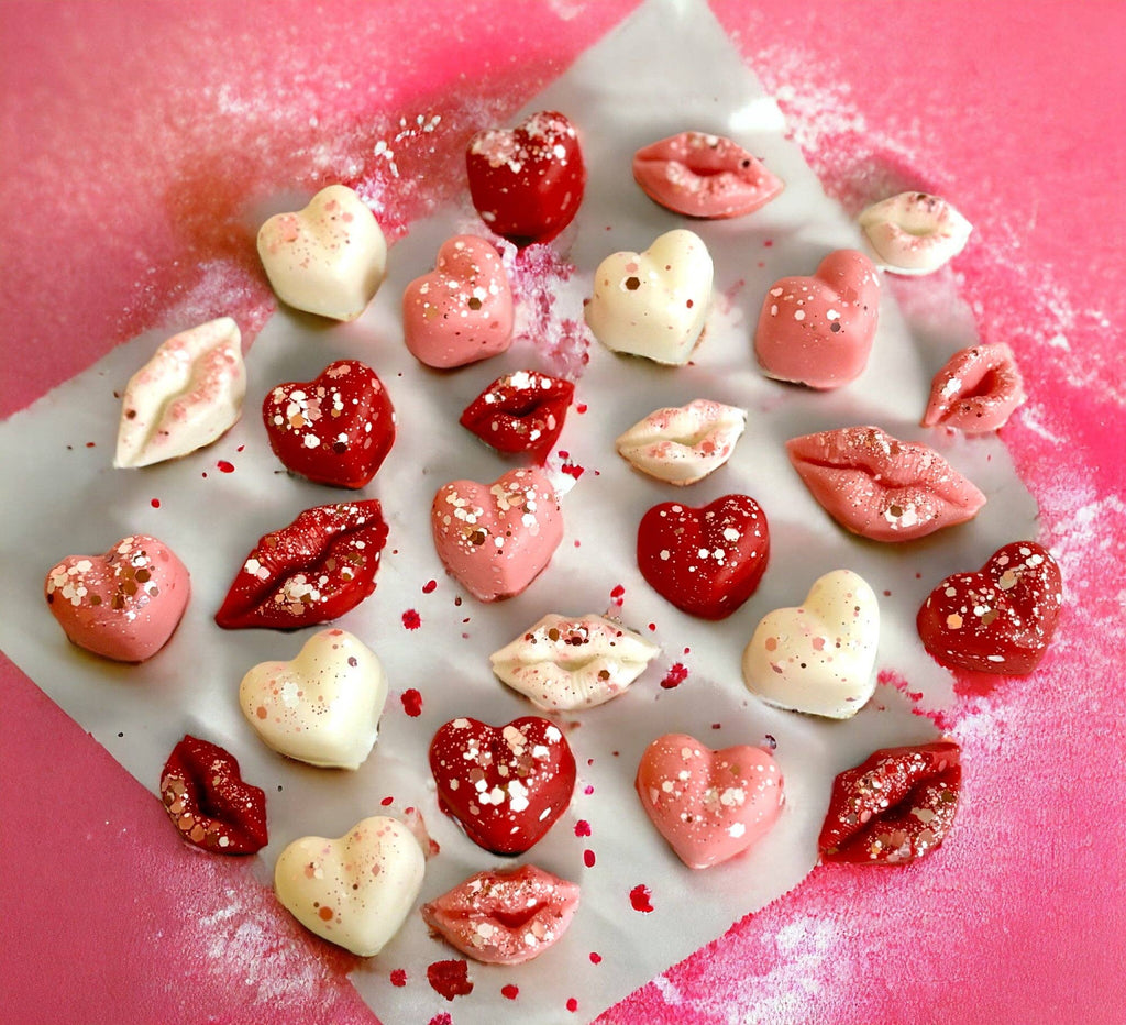 Love Spell Wax Melts. Hearts & Lips. 5 Oz. Strongly Scented